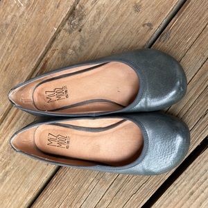 Mix Mooz Flats, Size 7.5